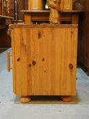 ウッドミニキャビネット/ナイトテーブル <br>TAMAGAWA BASE - ヴィンテージ SHARK ATTACK