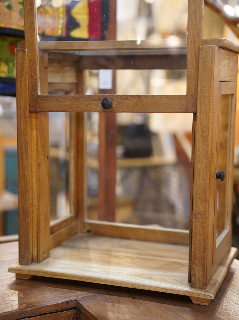 チークウッド ガラスショーケース<br> 大和店 - ヴィンテージ SHARK ATTACK