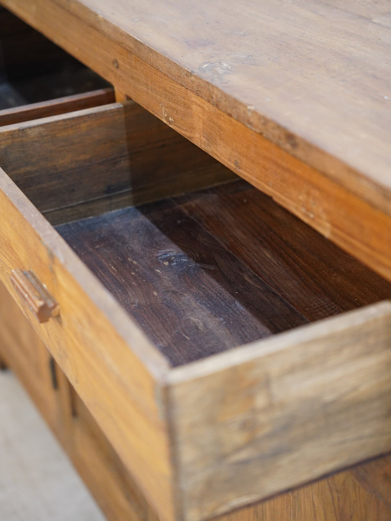 チークウッドサイドボード <br> 大和店 - ヴィンテージ SHARK ATTACK