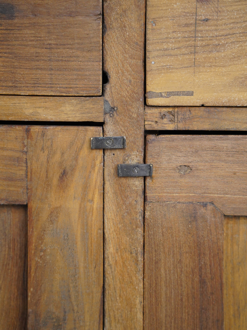 チークウッドサイドボード <br> 大和店 - ヴィンテージ SHARK ATTACK