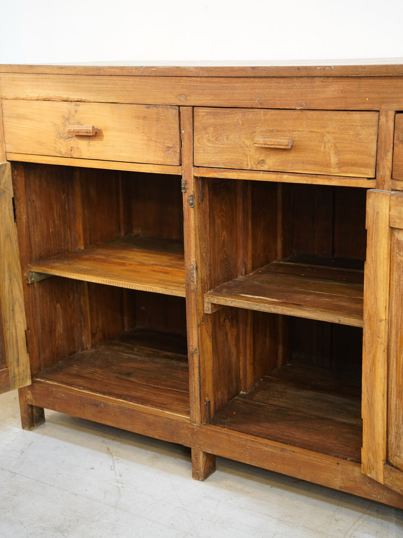 チークウッドサイドボード <br> 大和店 - ヴィンテージ SHARK ATTACK