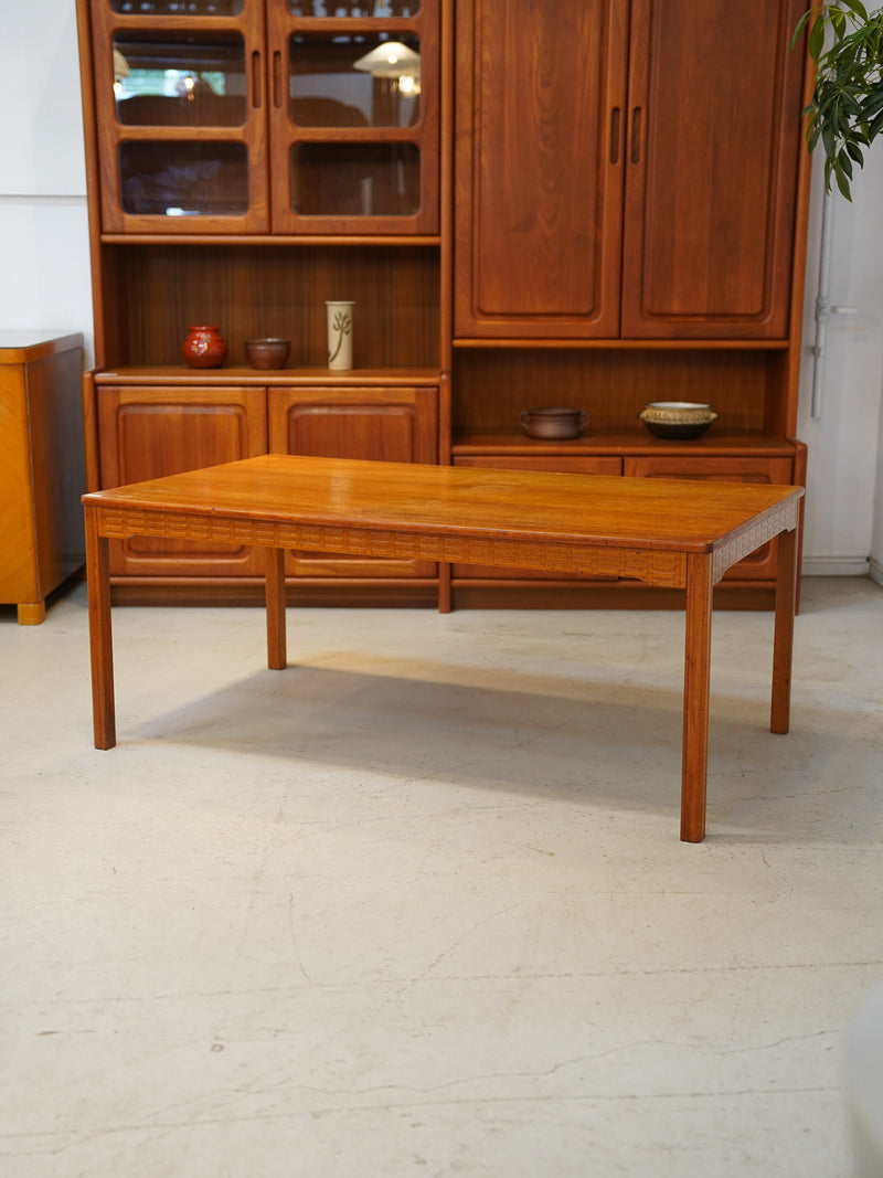 ウッドローテーブル <br> 大和店 - ヴィンテージ SHARK ATTACK