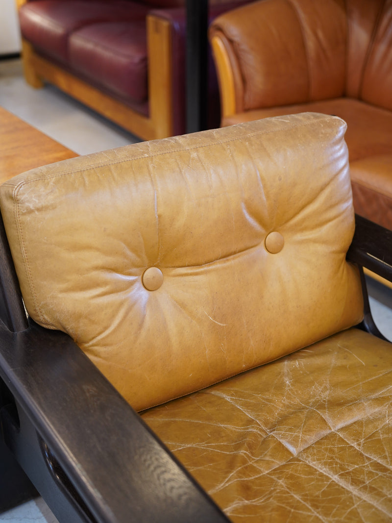 レザーラウンジチェア <br>大阪店 - ヴィンテージ SHARK ATTACK