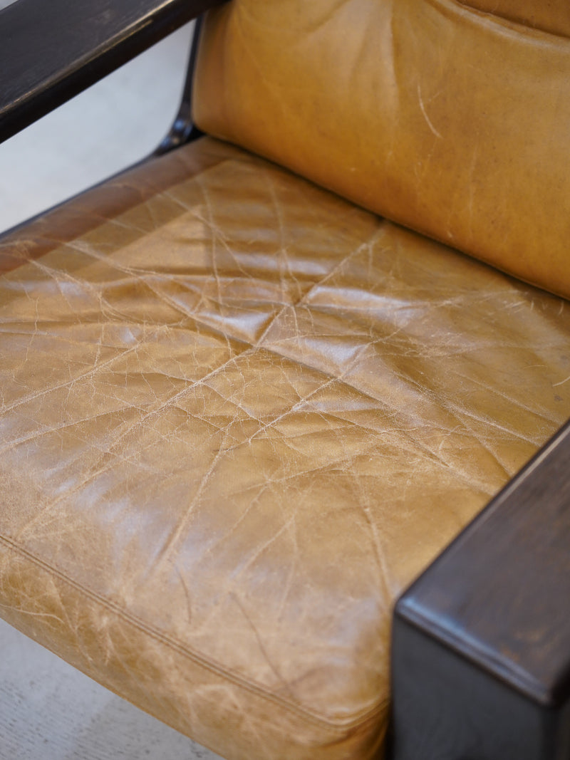 レザーラウンジチェア <br>大阪店 - ヴィンテージ SHARK ATTACK