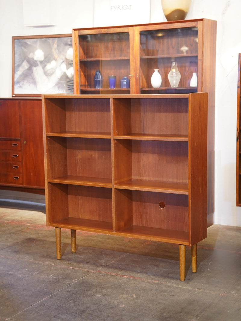 チークウッド ブックシェルフ <br> 大和店 - ヴィンテージ SHARK ATTACK