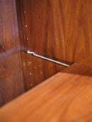 ブックシェルフ<br> 大和店 - ヴィンテージ SHARK ATTACK