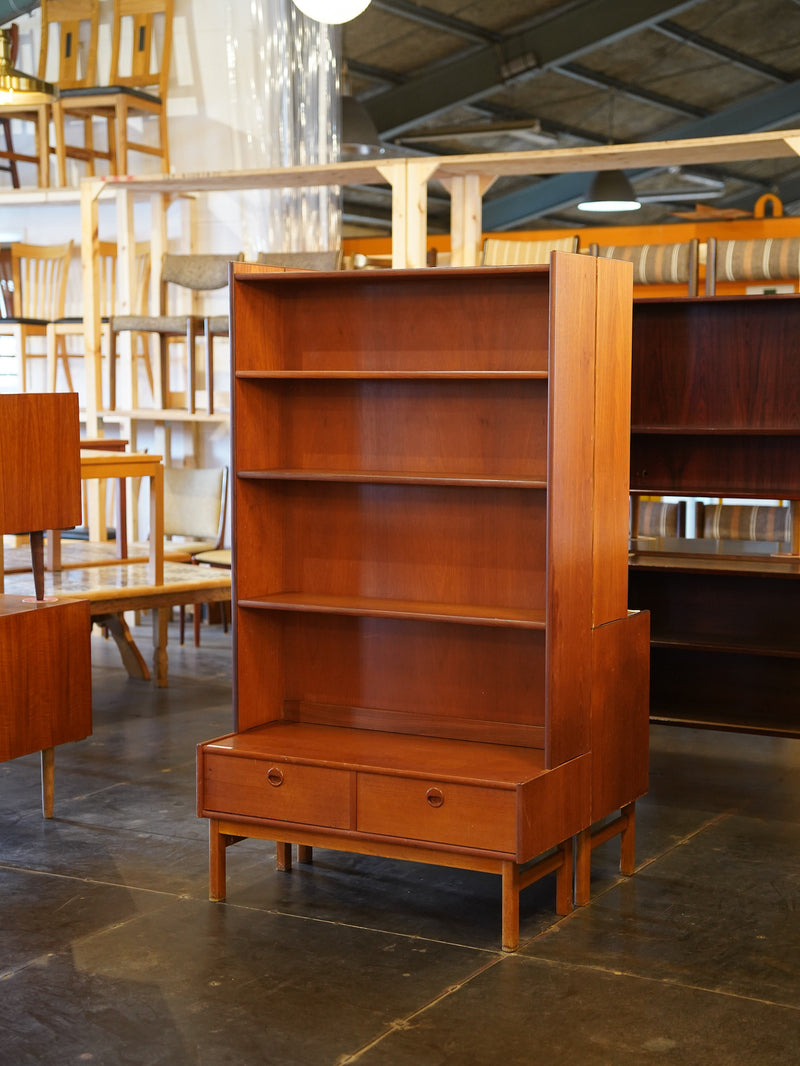 チークウッド ブックシェルフ<br> cerote antiques - ヴィンテージ SHARK ATTACK