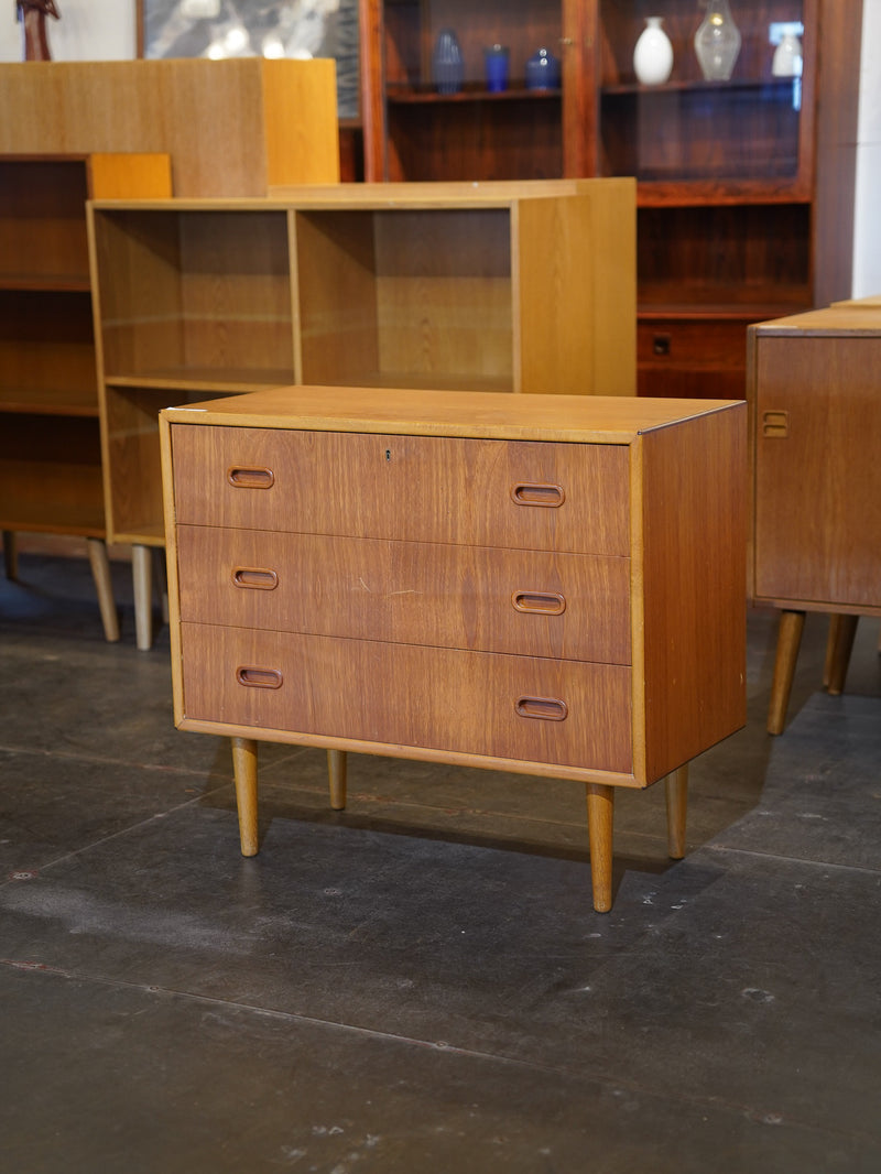 ウッド３段チェスト<br> 大和店 - ヴィンテージ SHARK ATTACK