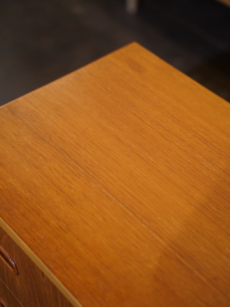 ウッド３段チェスト<br> 大和店 - ヴィンテージ SHARK ATTACK