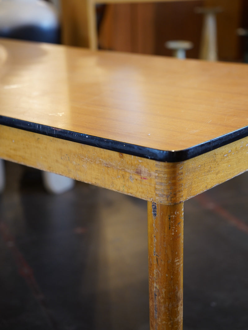 ダイニングテーブル <br>大阪店