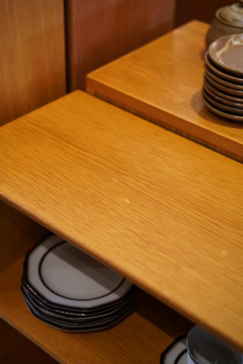 オークウッド ブックシェルフ<br> 大和店 - ヴィンテージ SHARK ATTACK