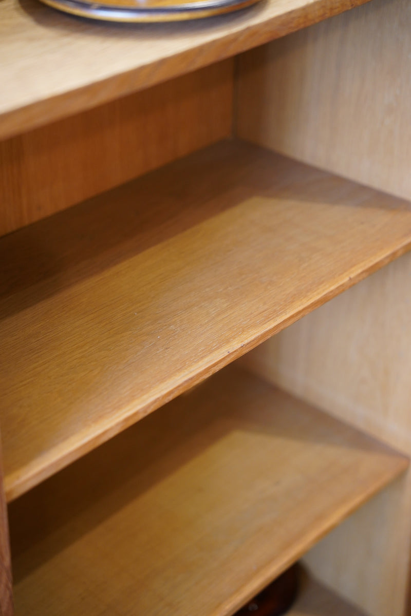 オークウッド ブックシェルフ<br> 大和店 - ヴィンテージ SHARK ATTACK