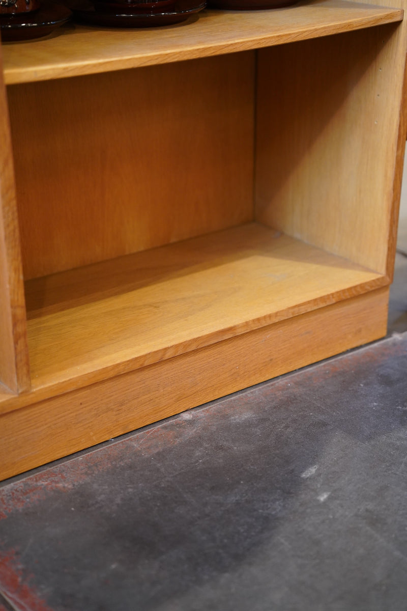 オークウッド ブックシェルフ<br> 大和店 - ヴィンテージ SHARK ATTACK