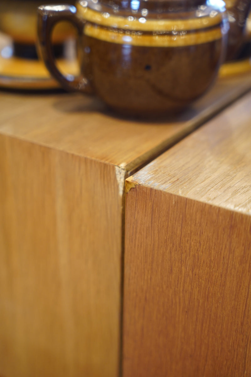 オークウッド ブックシェルフ<br> 大和店 - ヴィンテージ SHARK ATTACK