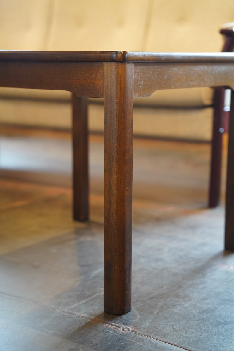 オークウッド サイドテーブル <br>Denmark <br> 大和店 - ヴィンテージ SHARK ATTACK