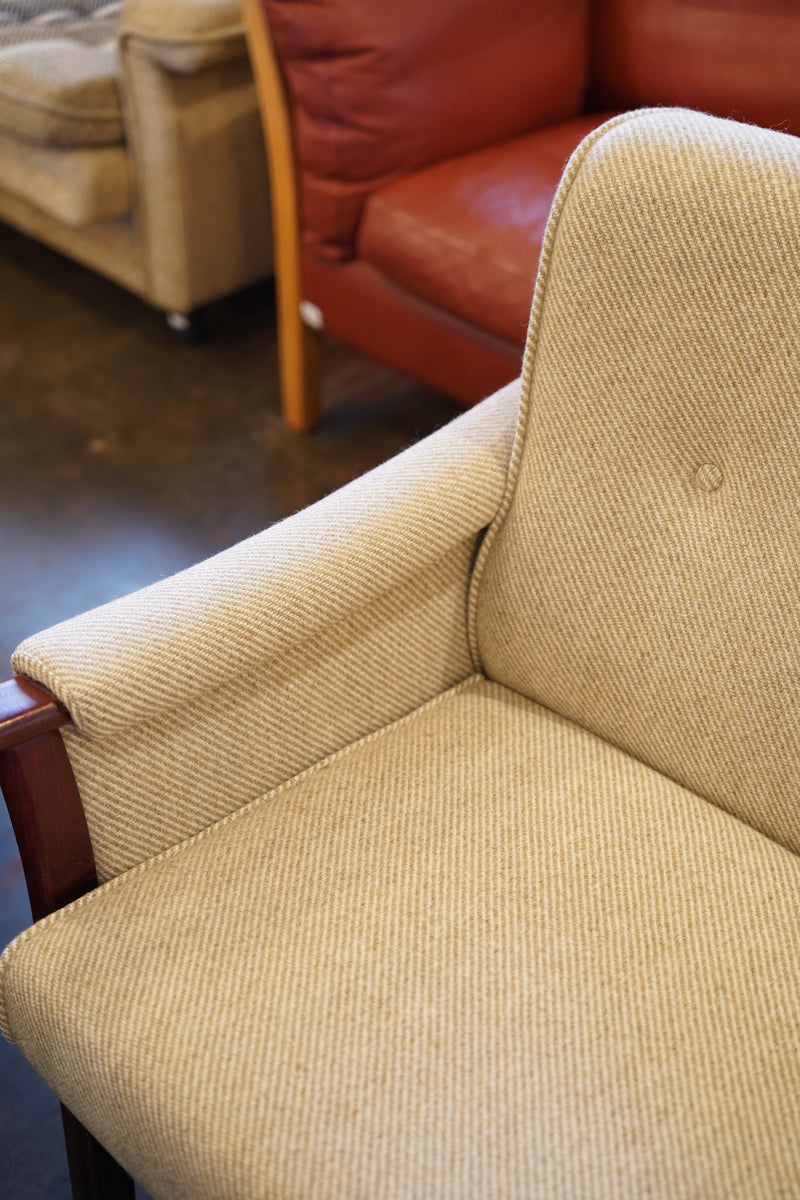 チークウッド 3シーターソファ <br> 大和店 - ヴィンテージ SHARK ATTACK