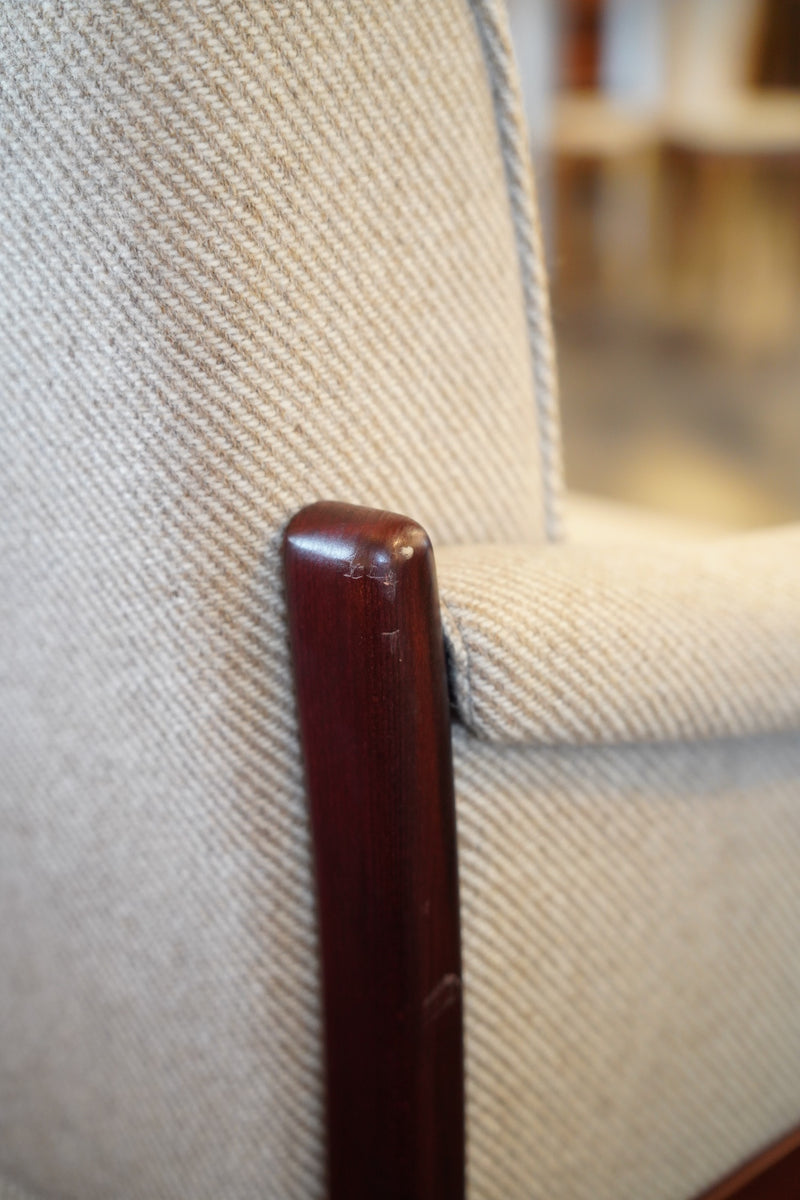 チークウッド 3シーターソファ <br> 大和店 - ヴィンテージ SHARK ATTACK