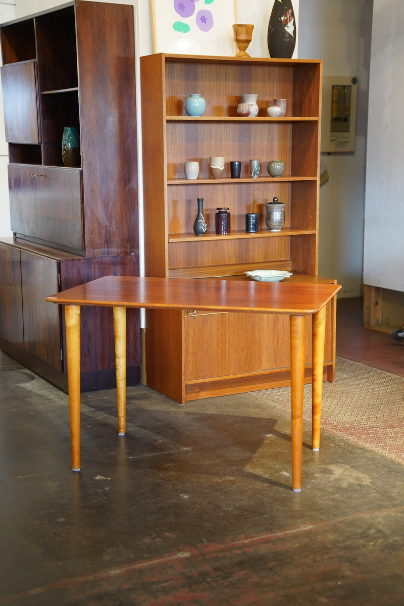 チークウッド ローテーブル <br> 大和店 - ヴィンテージ SHARK ATTACK