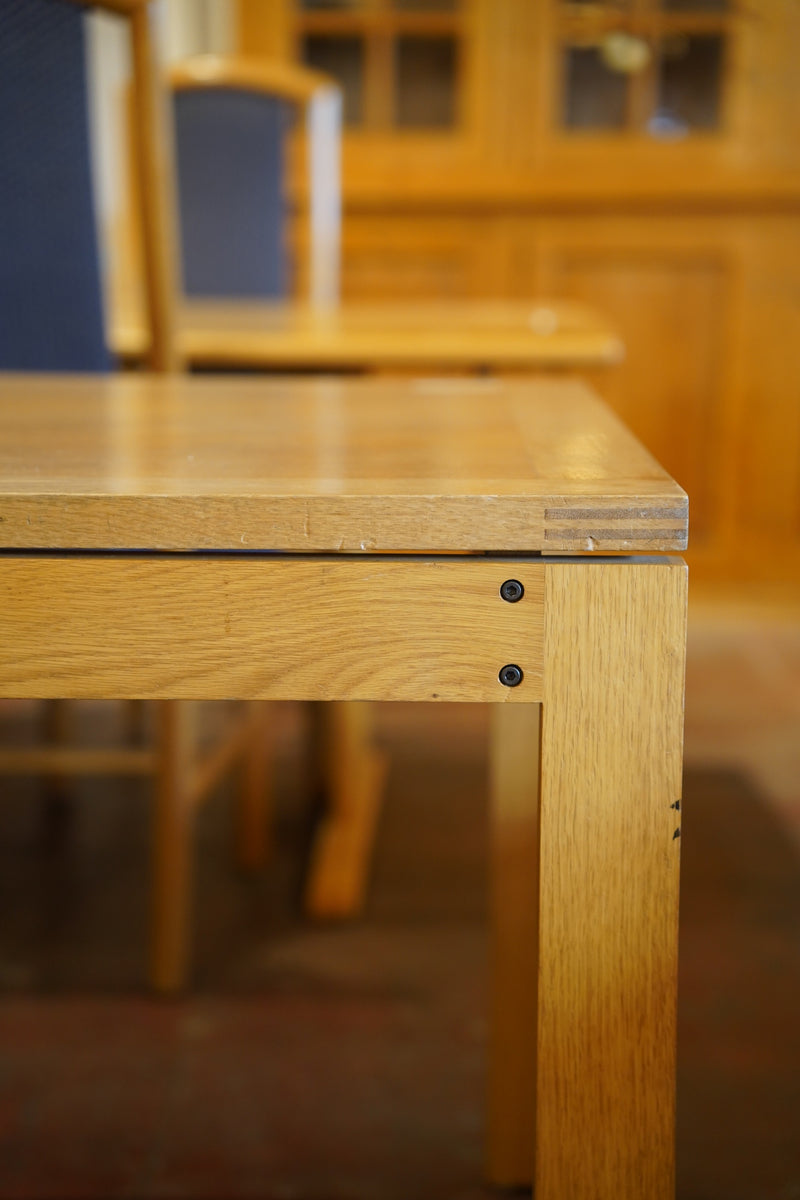 Munch Møbler社 <br>オークウッド ダイニングテーブル <br>Denmark <br>ceroteantiques - ヴィンテージ SHARK ATTACK