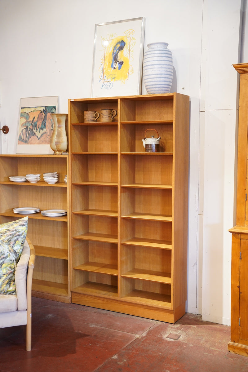 Hundevad Co.社 , Poul Hundevad <br>1960's , Denmark <br>オークウッド シェルフ<br> 大和店 - ヴィンテージ SHARK ATTACK