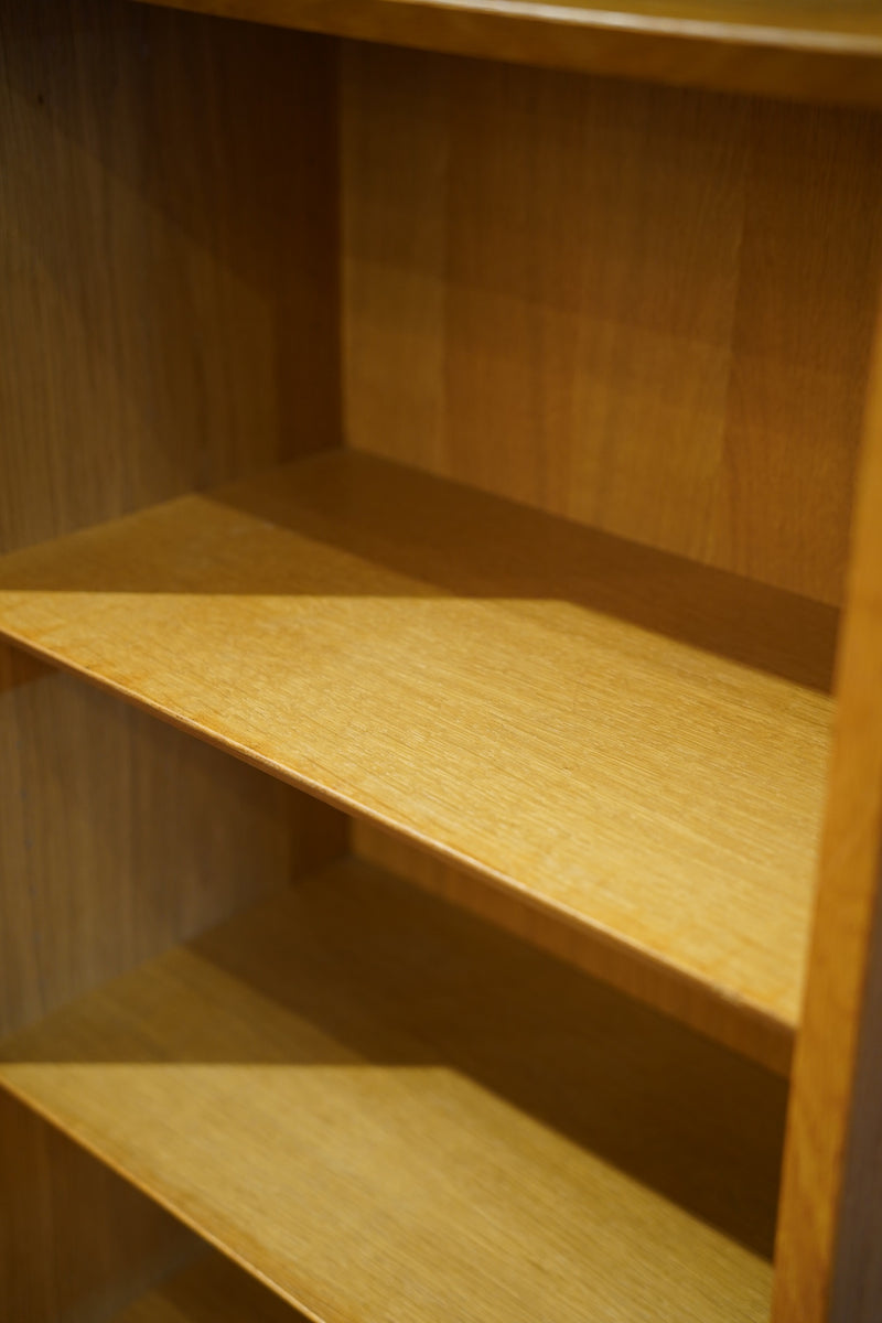 Hundevad Co.社 , Poul Hundevad <br>1960's , Denmark <br>オークウッド シェルフ<br> 大和店 - ヴィンテージ SHARK ATTACK