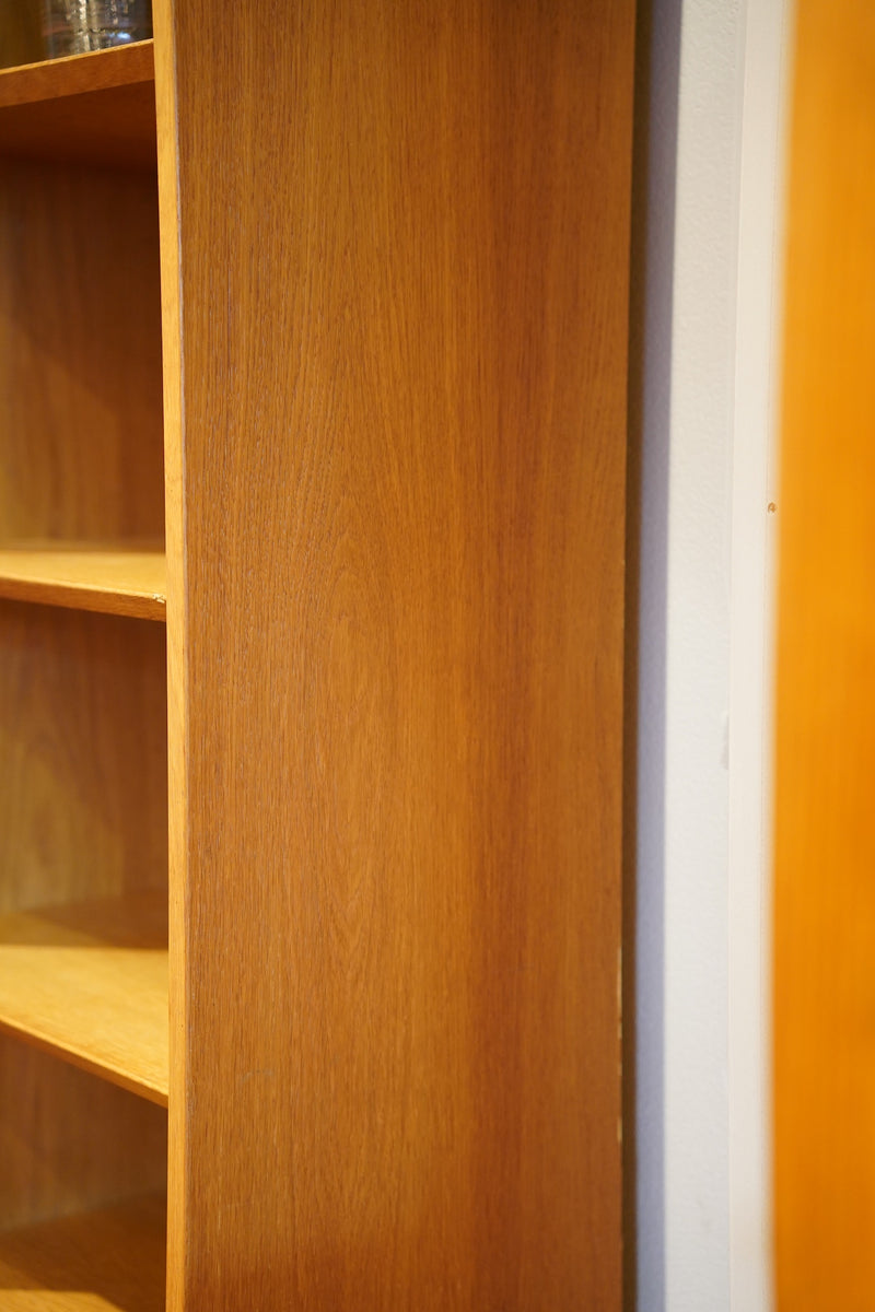 Hundevad Co.社 , Poul Hundevad <br>1960's , Denmark <br>オークウッド シェルフ<br> 大和店 - ヴィンテージ SHARK ATTACK