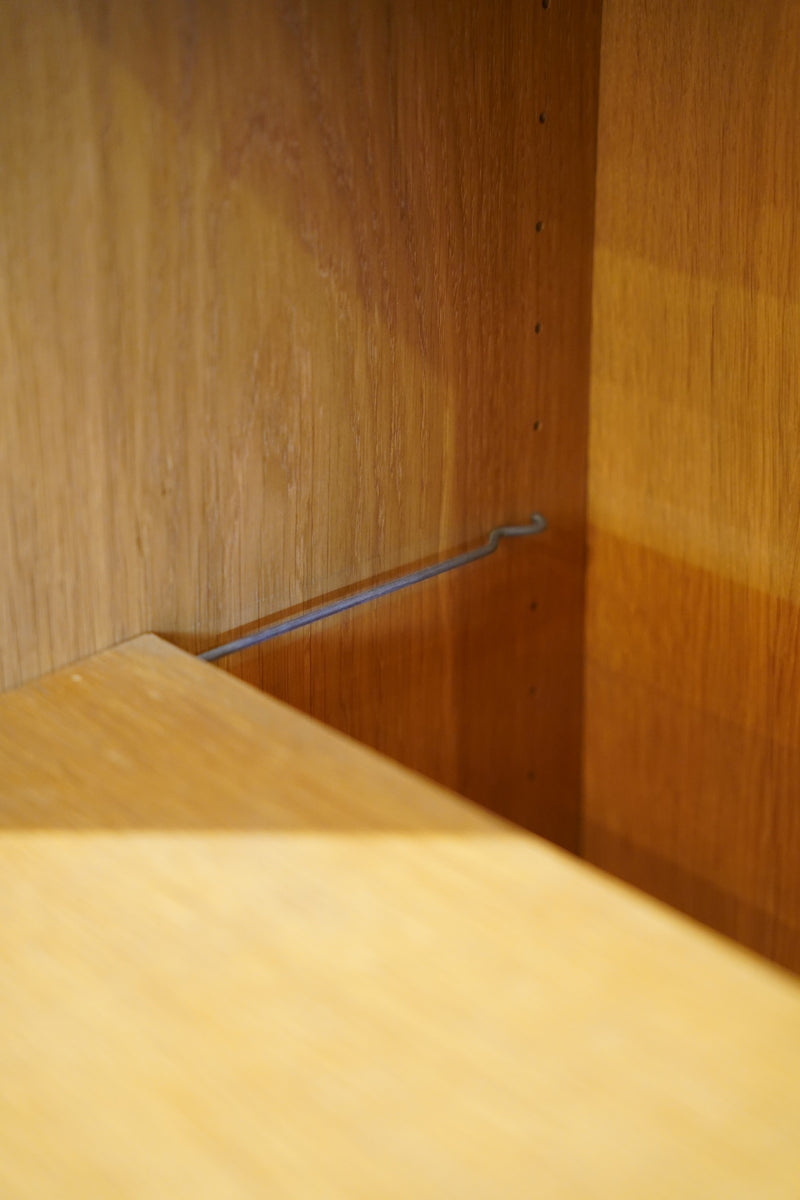 Hundevad Co.社 , Poul Hundevad <br>1960's , Denmark <br>オークウッド シェルフ<br> 大和店 - ヴィンテージ SHARK ATTACK