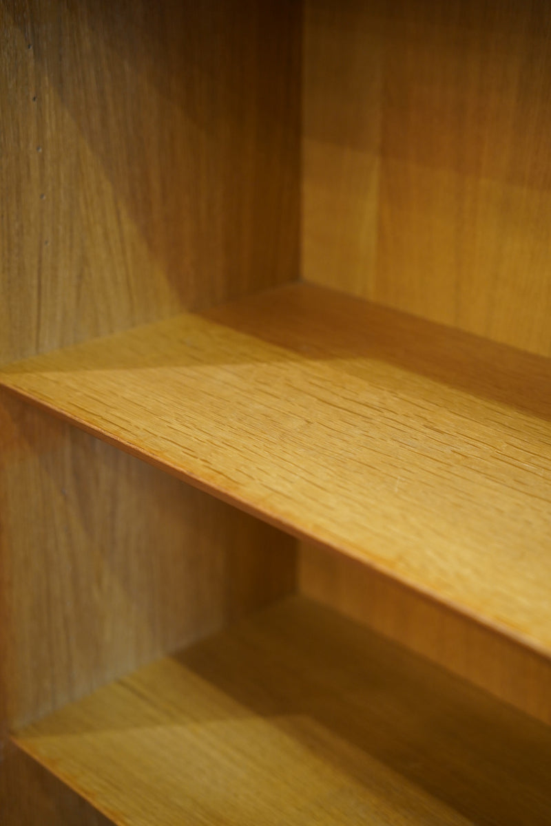 Hundevad Co.社 , Poul Hundevad <br>1960's , Denmark <br>オークウッド シェルフ<br> 大和店 - ヴィンテージ SHARK ATTACK