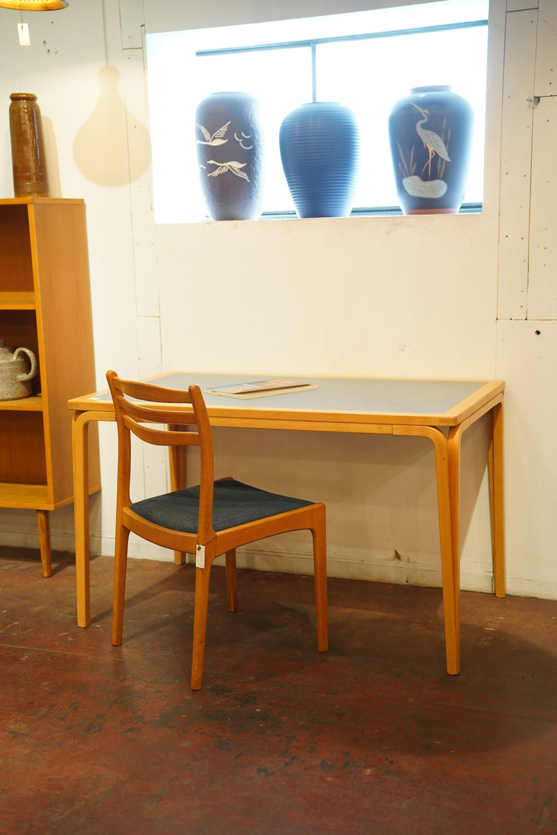 Eh Furniture社 <br>ビーチウッド ダイニングテーブル <br>Denmark <br>ceroteantiques - ヴィンテージ SHARK ATTACK