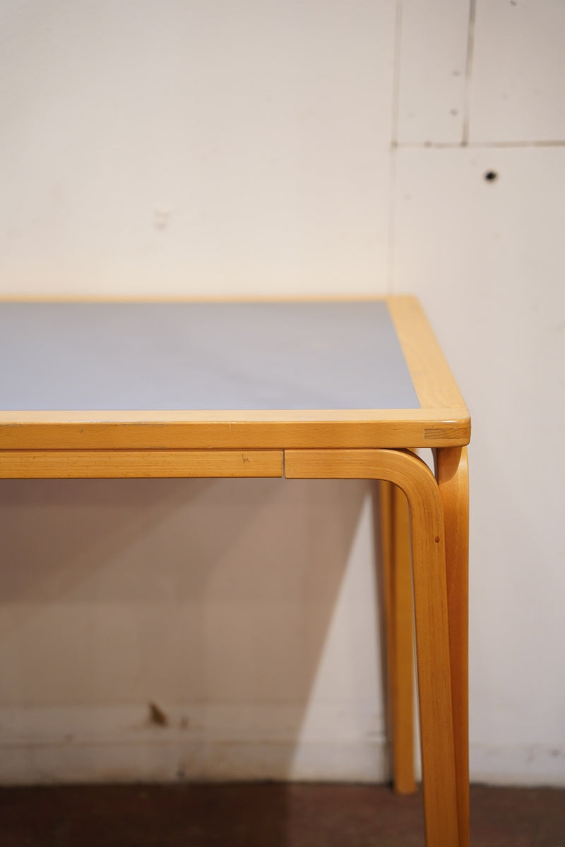 Eh Furniture社 <br>ビーチウッド ダイニングテーブル <br>Denmark <br>ceroteantiques - ヴィンテージ SHARK ATTACK