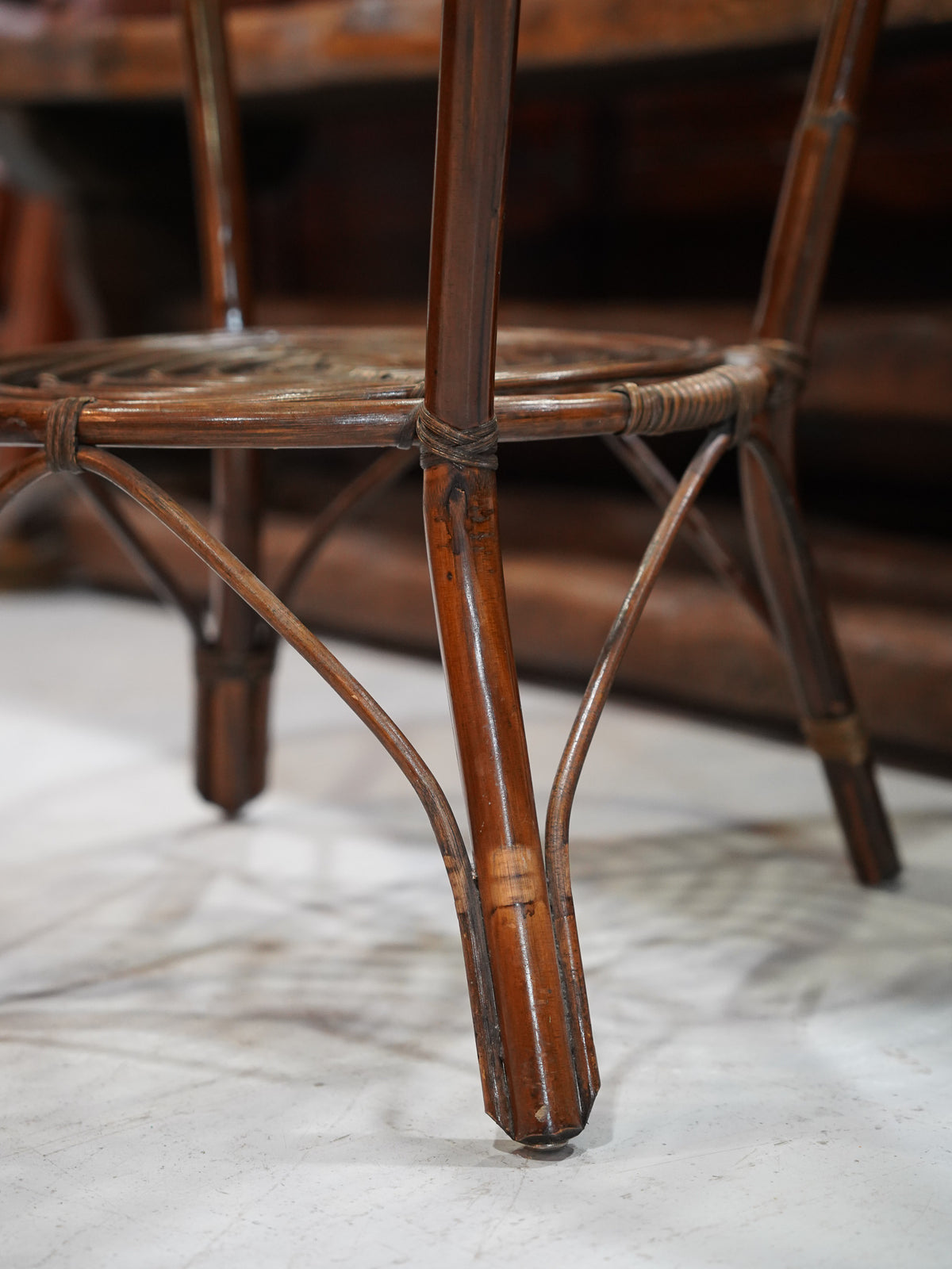 ラタン サイドテーブル ヴィンテージ SHARK ATTACK