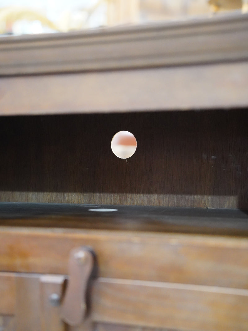 ウッド キャビネット <br>大和店 - ヴィンテージ SHARK ATTACK