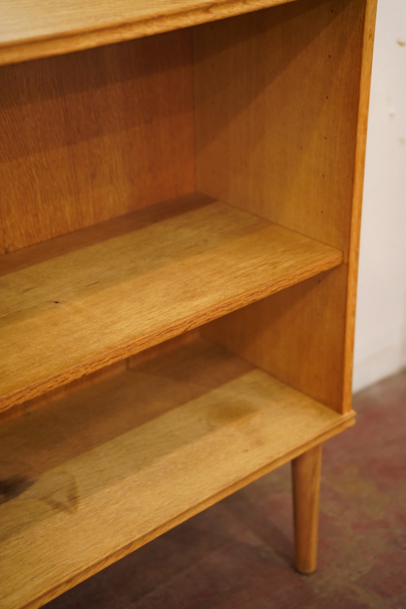 オークウッド ブックシェルフ<br> 大和店 - ヴィンテージ SHARK ATTACK