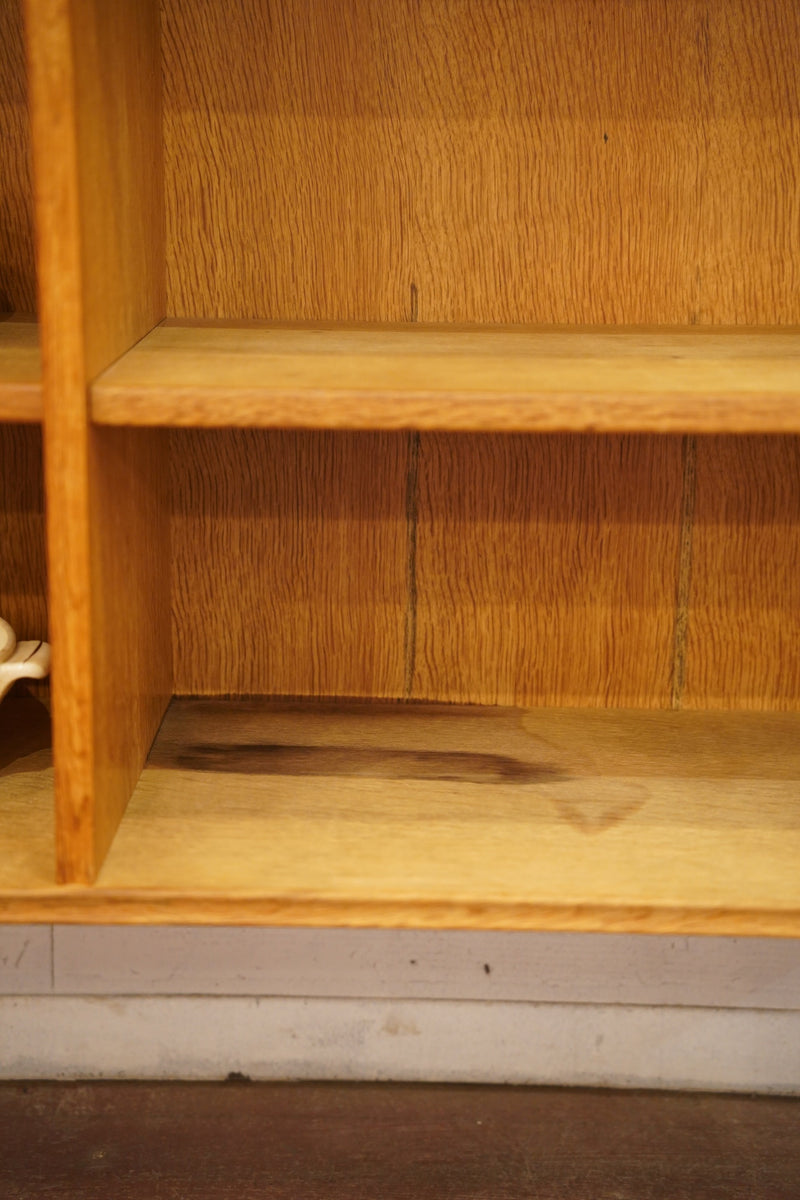 オークウッド ブックシェルフ<br> 大和店 - ヴィンテージ SHARK ATTACK