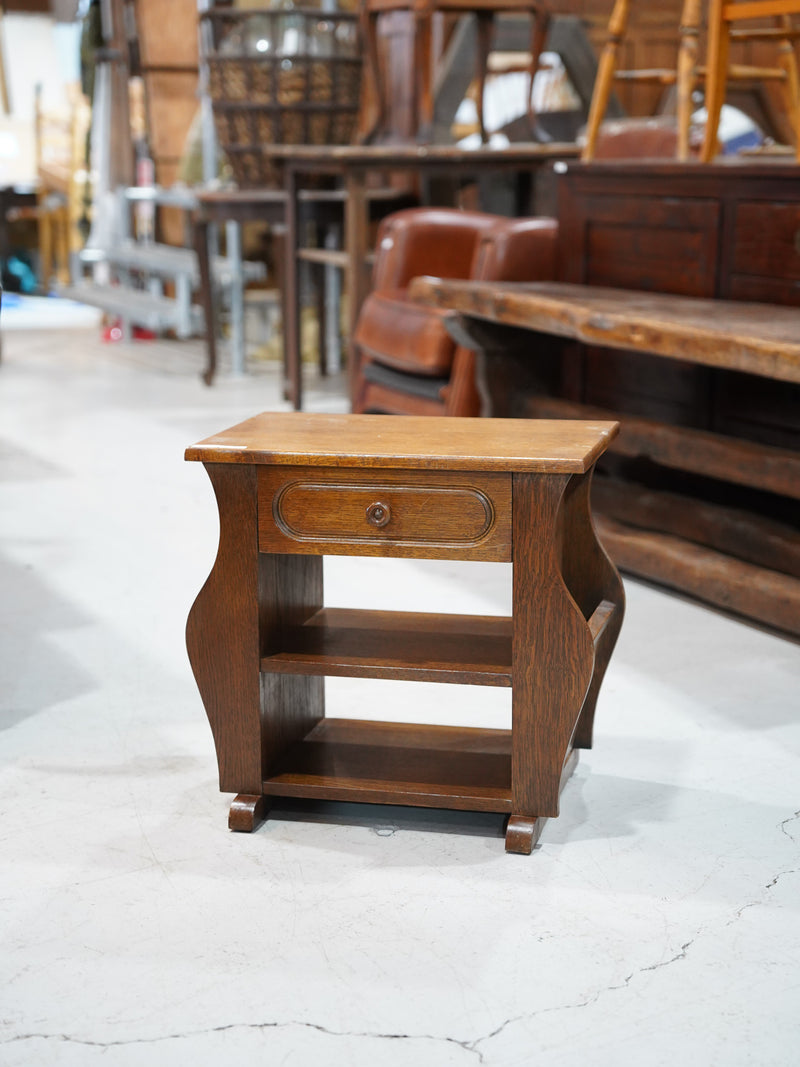 ウッド ナイトスタンド/マガジンラック <br>大和店 - ヴィンテージ SHARK ATTACK