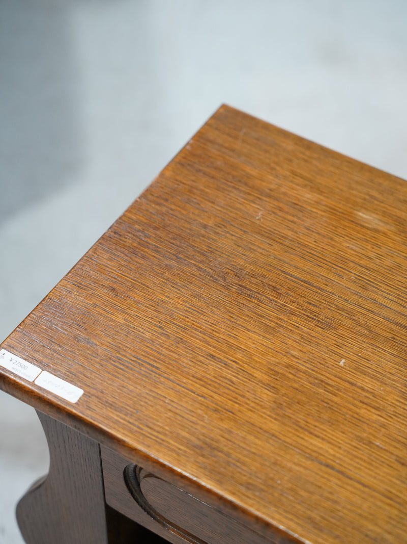 ウッド ナイトスタンド/マガジンラック <br>大和店 - ヴィンテージ SHARK ATTACK