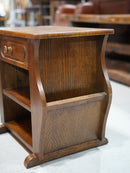 ウッド ナイトスタンド/マガジンラック <br>大和店 - ヴィンテージ SHARK ATTACK