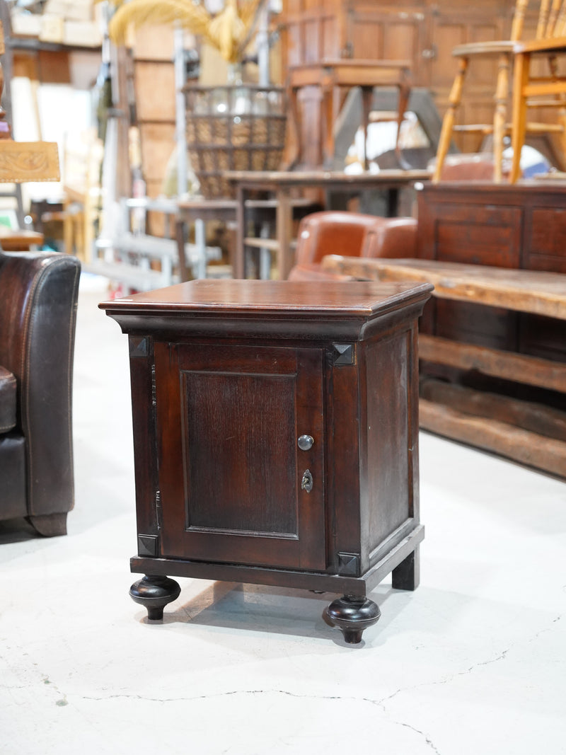 ウッド キャビネット <br>大和店 - ヴィンテージ SHARK ATTACK