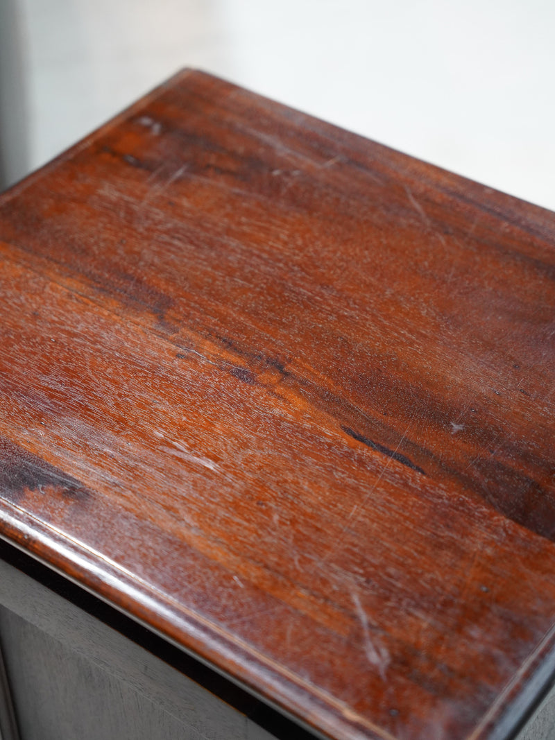 ウッド キャビネット <br>大和店 - ヴィンテージ SHARK ATTACK