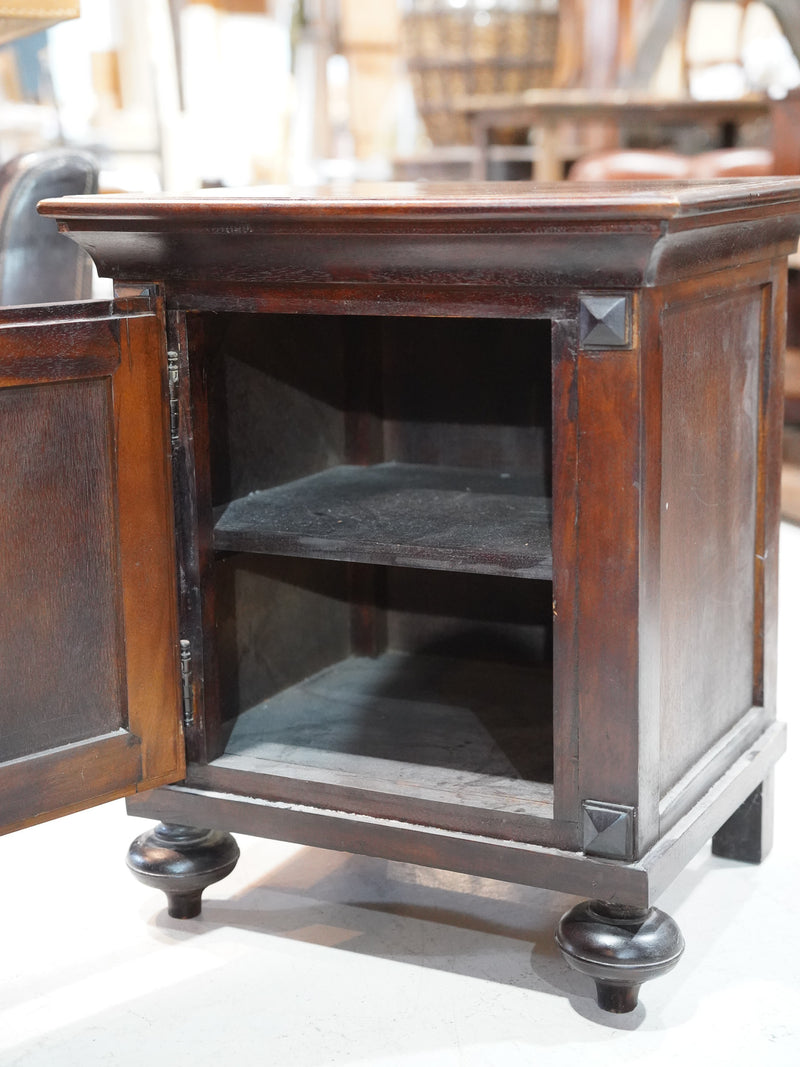 ウッド キャビネット <br>大和店 - ヴィンテージ SHARK ATTACK