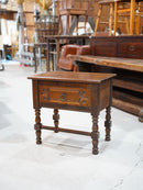 オークウッド サイドテーブル <br> 大和店 - ヴィンテージ SHARK ATTACK