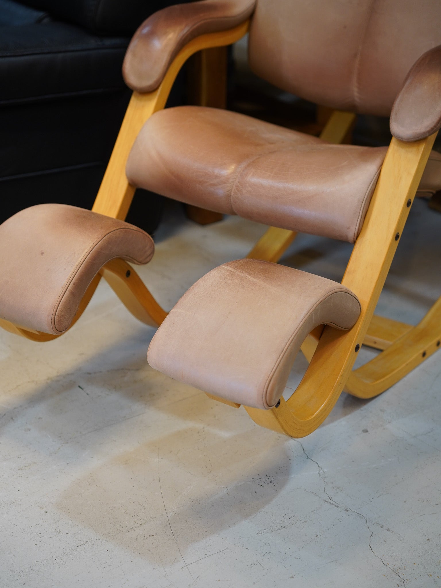 STOKKE <br> バランスチェア <br> Norway <br>大和店 - ヴィンテージ SHARK ATTACK