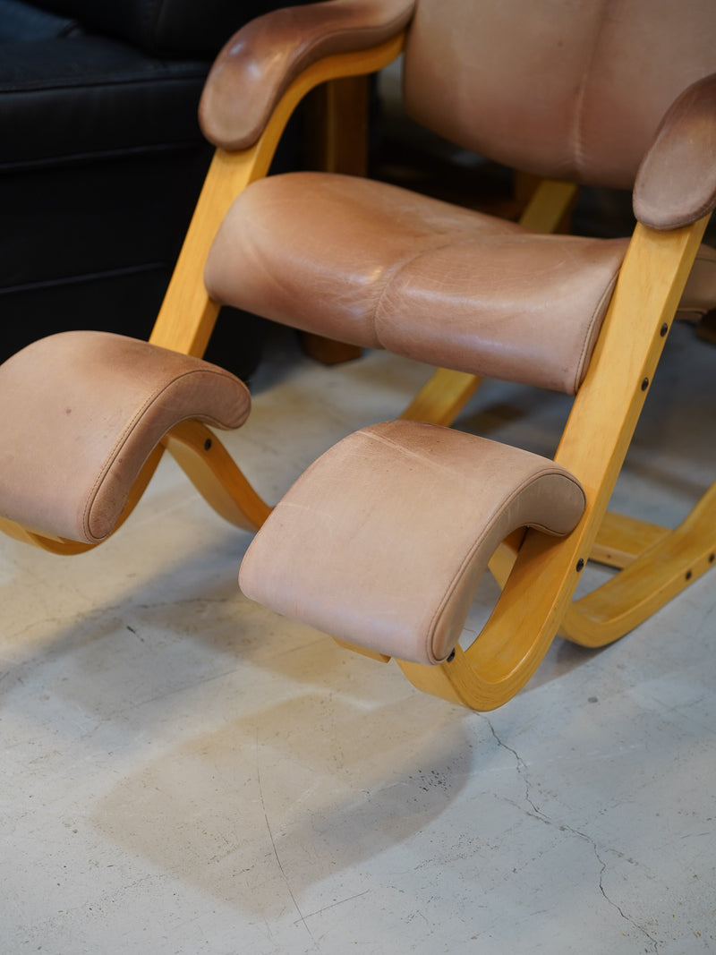 STOKKE <br> バランスチェア <br> Norway <br>大和店 - ヴィンテージ SHARK ATTACK