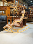 STOKKE <br> バランスチェア <br> Norway <br>大和店 - ヴィンテージ SHARK ATTACK