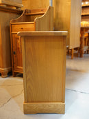 オークウッド ナイトチェスト <br>大阪店 - ヴィンテージ SHARK ATTACK