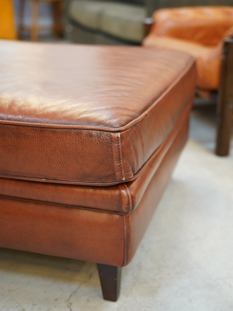 レザー オットマン <br> 大和店 - ヴィンテージ SHARK ATTACK