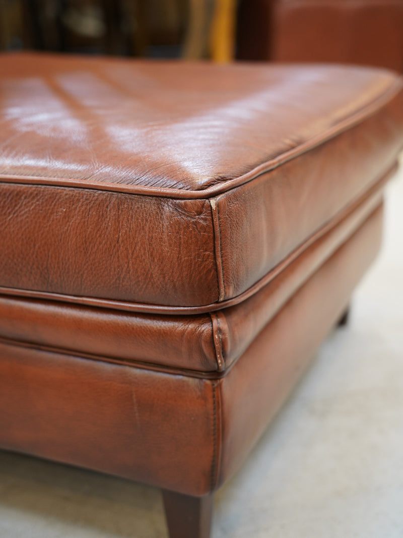 レザー オットマン <br> 大和店 - ヴィンテージ SHARK ATTACK