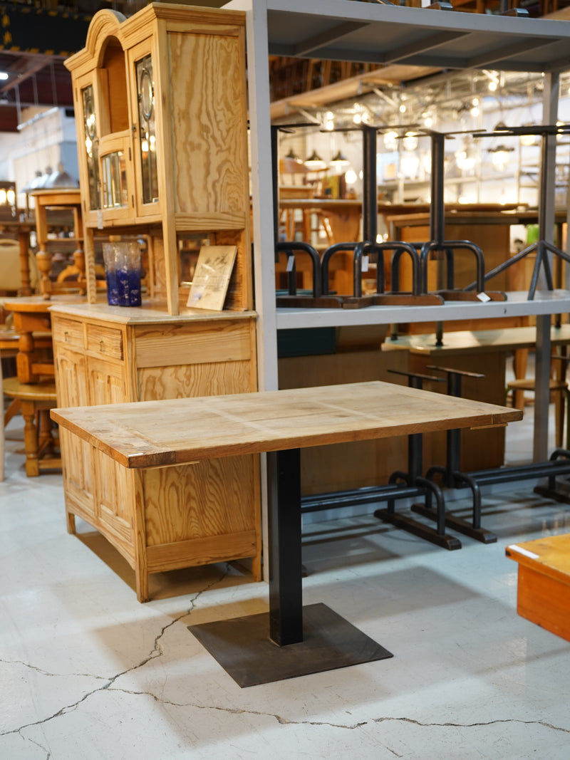 アイアンレッグテーブル<br> 大和店 - ヴィンテージ SHARK ATTACK