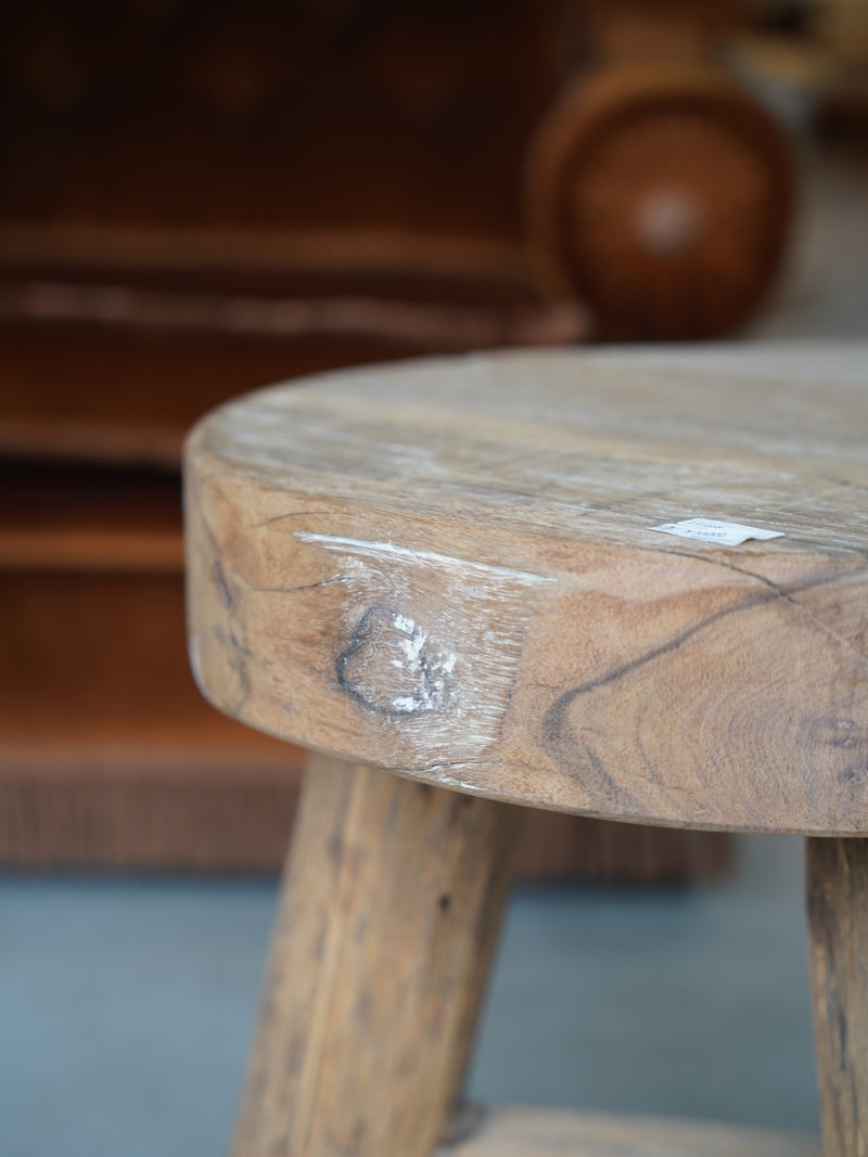 ウッド スツール <br> 大和店 - ヴィンテージ SHARK ATTACK