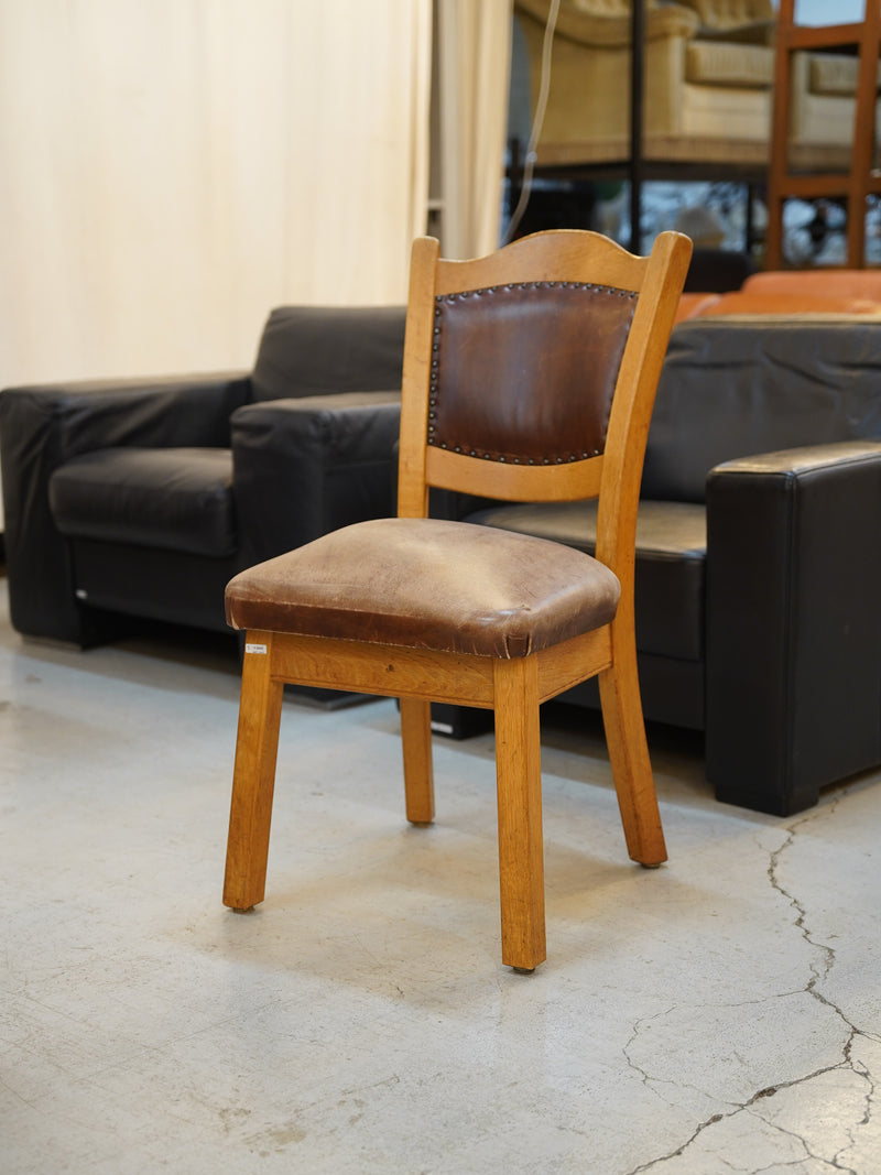 オークウッド レザー ダイニングチェア <br> 大和店 - ヴィンテージ SHARK ATTACK